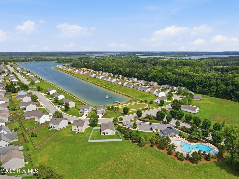 This beautifully maintained single-level home in the desirable - photo 6