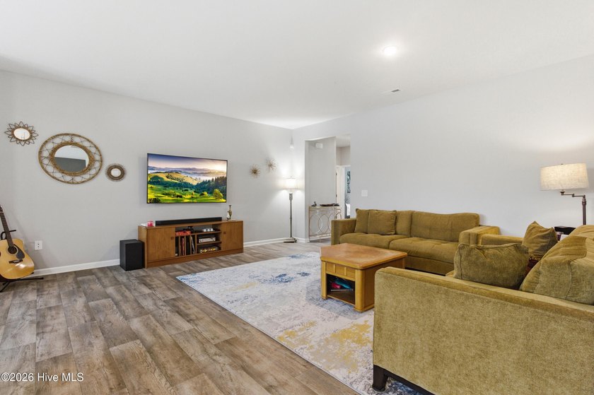 This beautifully maintained single-level home in the desirable - photo 10