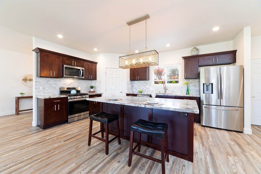 Perfection in Puu Lani Ranch! Immaculate 3 Bedroom, 2.5 Bath - photo 5