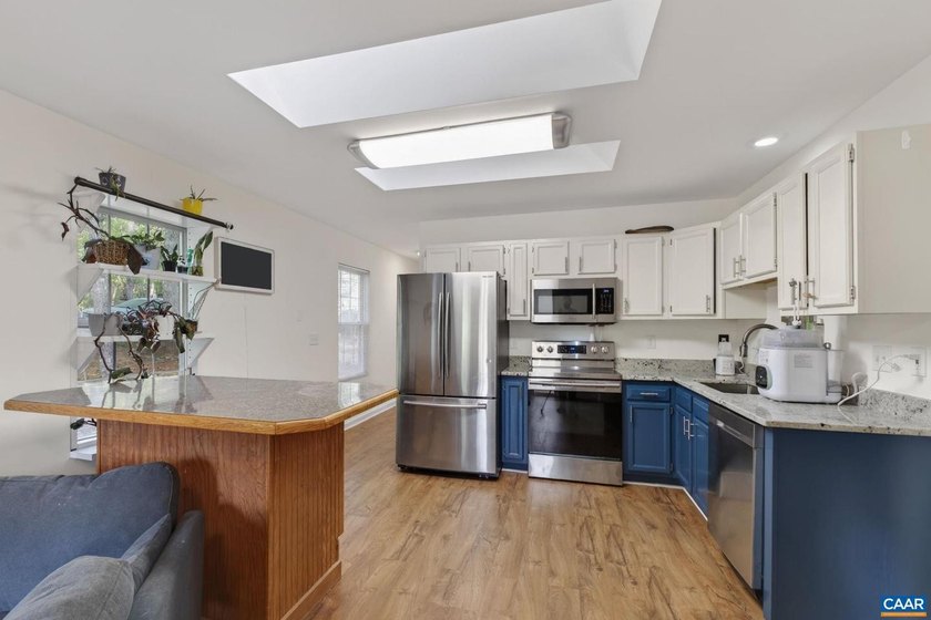 Wonderful move-in ready home near Beach 4! This lovely home all - photo 4