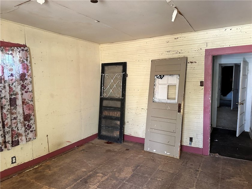 Looking for a prime investment opportunity within walking - photo 4