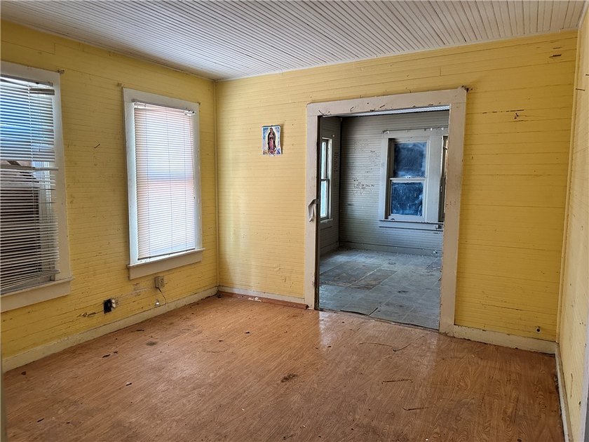 Looking for a prime investment opportunity within walking - photo 10