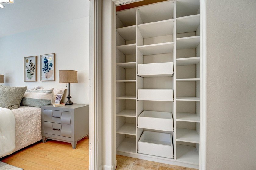 Welcome to 4080 Kuhnle Ave, a warm and inviting Oakland home - photo 31