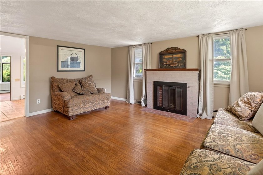 Once a farmhouse, this charming home has undergone a renovation - photo 36