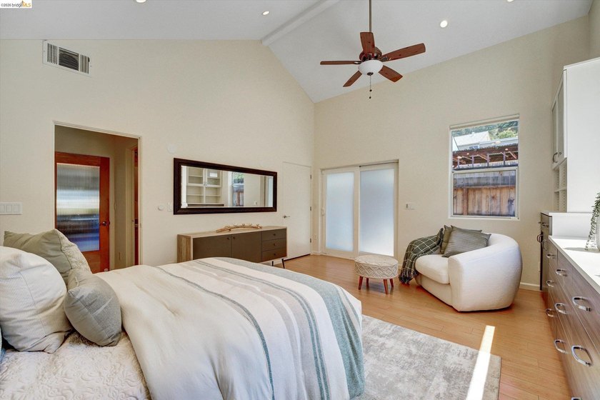 Welcome to 4080 Kuhnle Ave, a warm and inviting Oakland home - photo 37