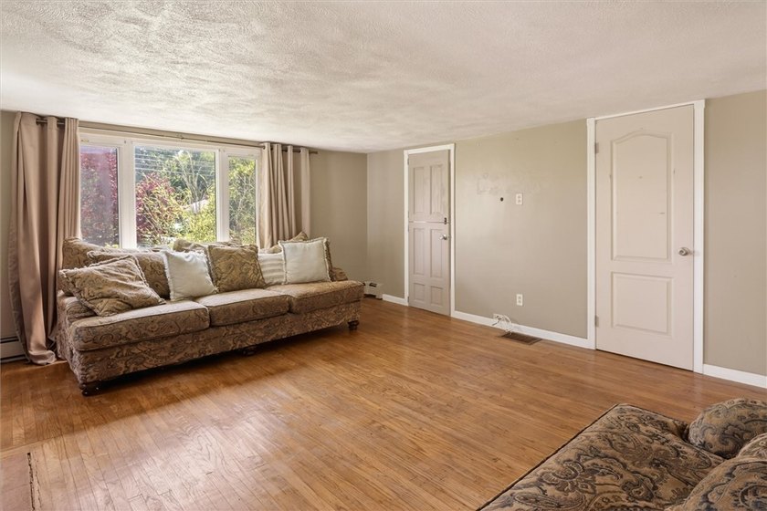 Once a farmhouse, this charming home has undergone a renovation - photo 38