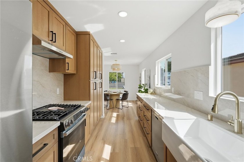 Welcome to 6926 e Peabody. Step inside to appreciate its - photo 2