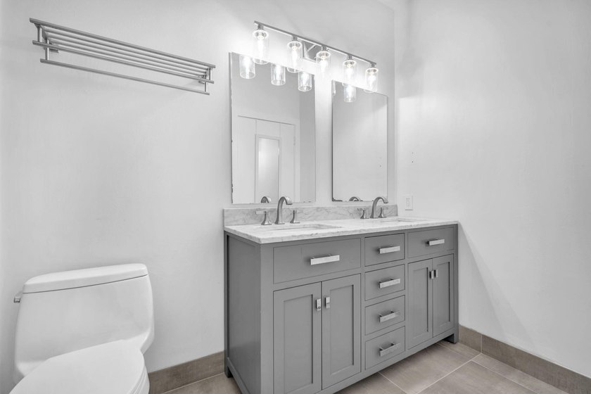 RENT RIGHT AWAY. WASHER/DRYER INSIDE. PETS WELCOME. 2 MILES TO - photo 12