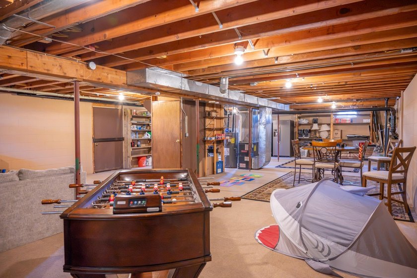 Enjoy 100 feet of owned frontage on Castle Rock Lake with this - photo 32