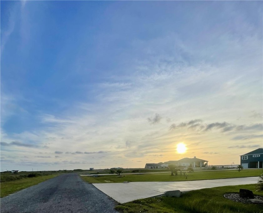 Waterview lot located in Sunset Bay subdivision. This one-acre - photo 4
