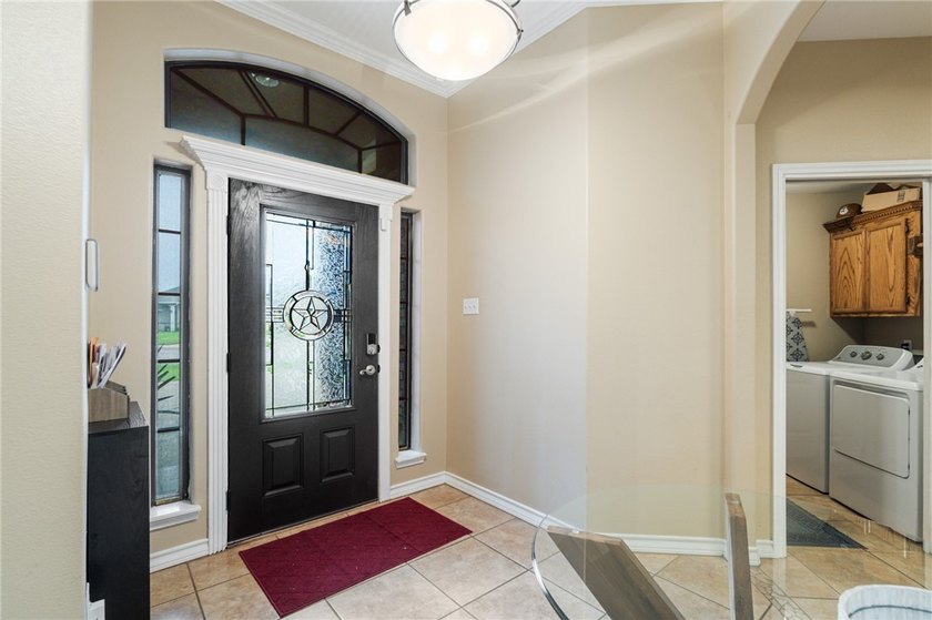 Huge Price Cut! Welcome home to this well maintained 4-bedroom - photo 5