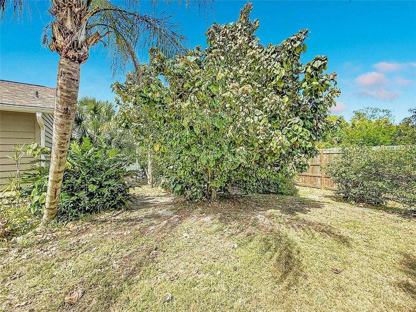 Welcome to this beautifully maintained 2-bedroom, 2-bath pool - photo 46