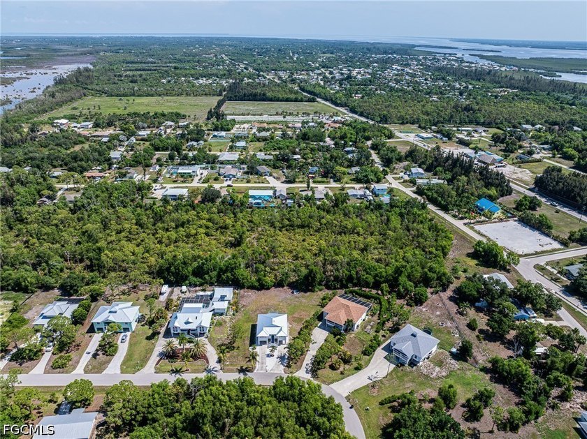 Amazing Opportunity! Newly Renovated, Gorgeous Island Style - photo 50