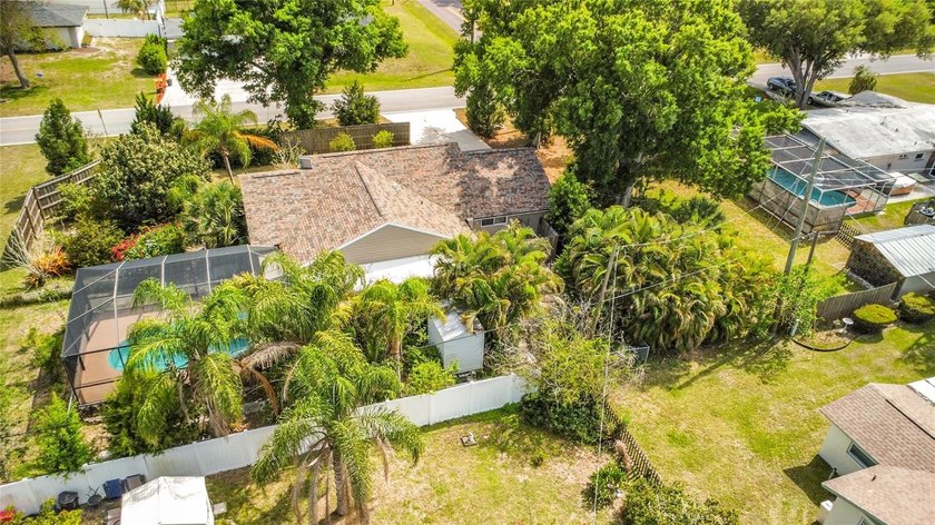 Welcome to this beautifully maintained 2-bedroom, 2-bath pool - photo 50