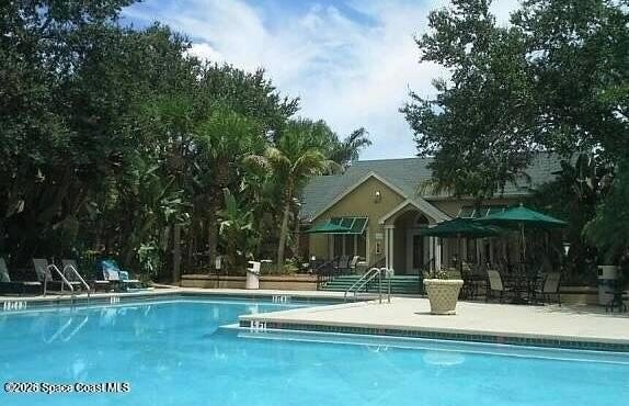 3rd floor 2bedroom, 2-bath split-floor plan condo offers the - photo 15