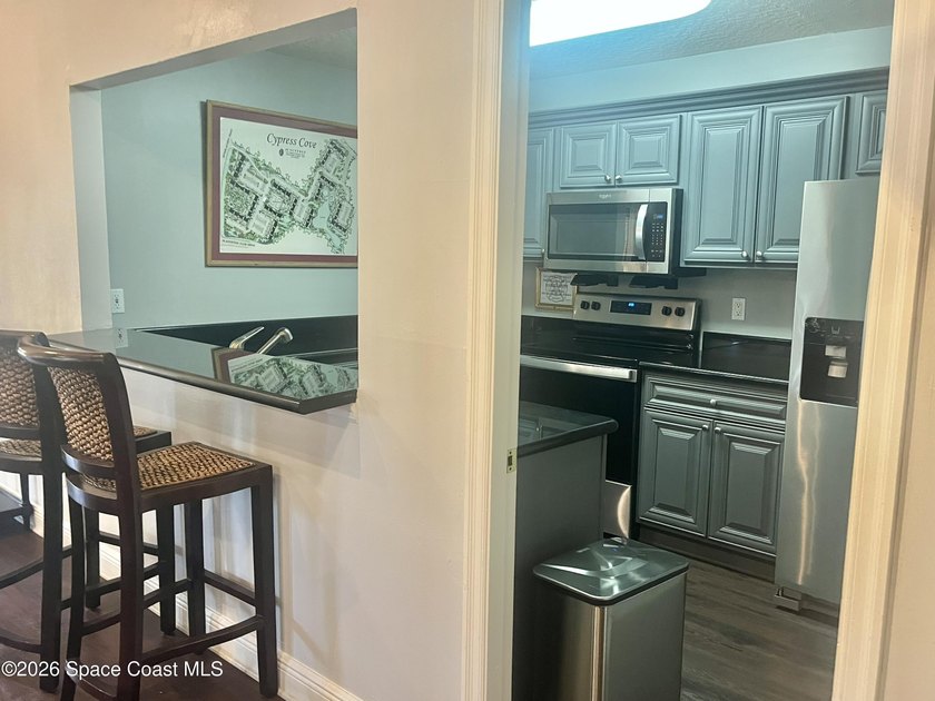 3rd floor 2bedroom, 2-bath split-floor plan condo offers the - photo 24