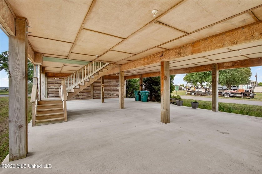 Beautiful coastal beach home just moments from the water - photo 30