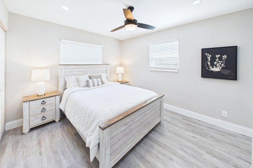 Welcome home to this beautifully remodeled 3BR/2BA residence - photo 22