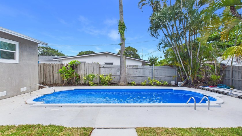Welcome home to this beautifully remodeled 3BR/2BA residence - photo 28