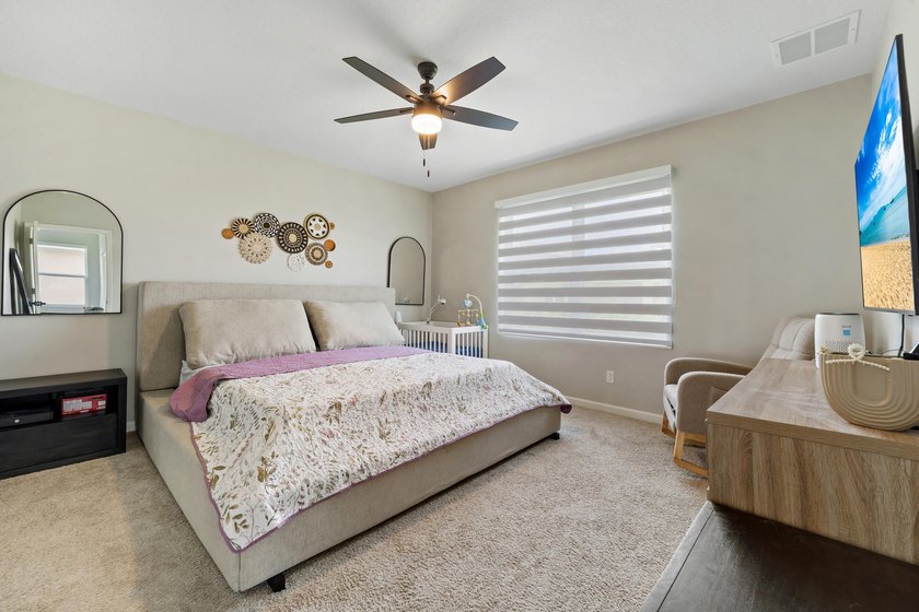 Welcome to this upgraded 3-bedroom, 2-bathroom single-family - photo 11