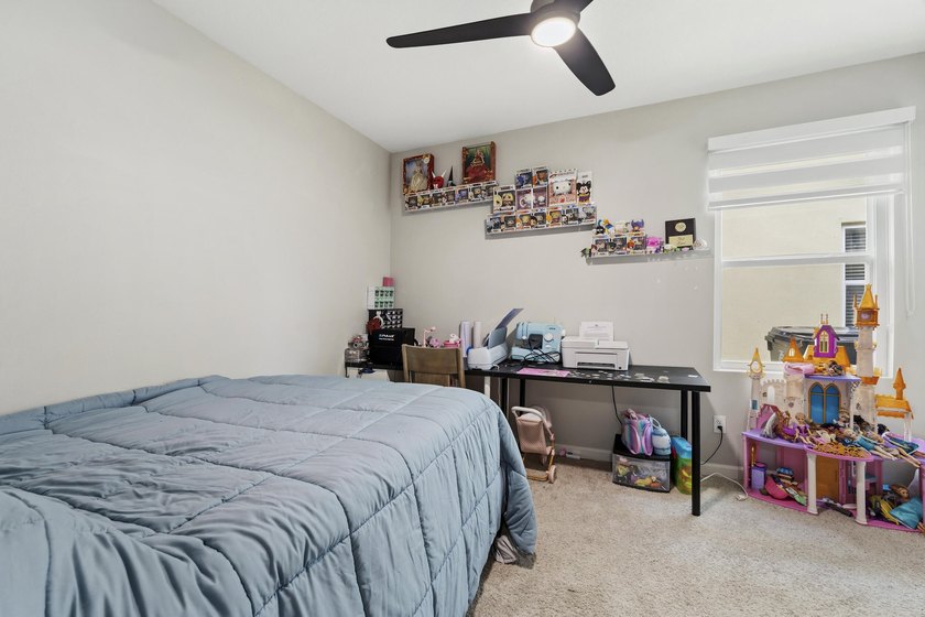 Welcome to this upgraded 3-bedroom, 2-bathroom single-family - photo 17