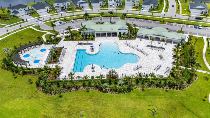 Welcome to this upgraded 3-bedroom, 2-bathroom single-family - photo 38