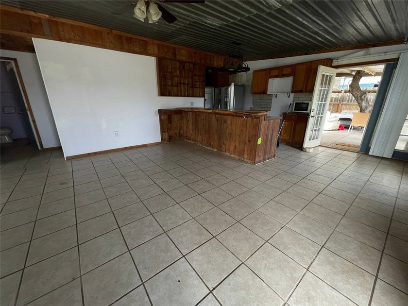 Attention investors! Rare opportunity in Rockport, TX sitting on - photo 3