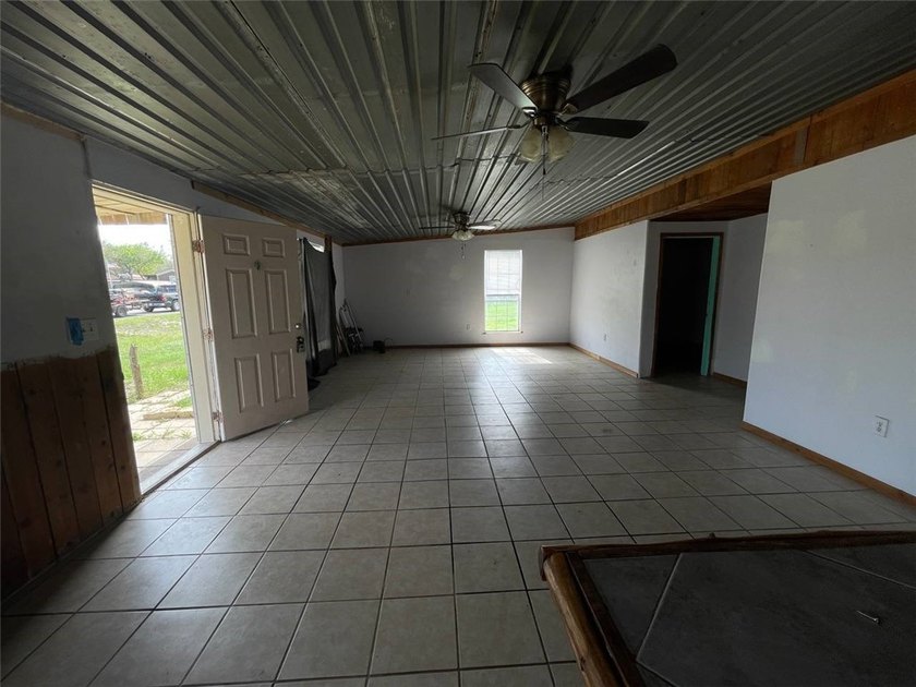 Attention investors! Rare opportunity in Rockport, TX sitting on - photo 4