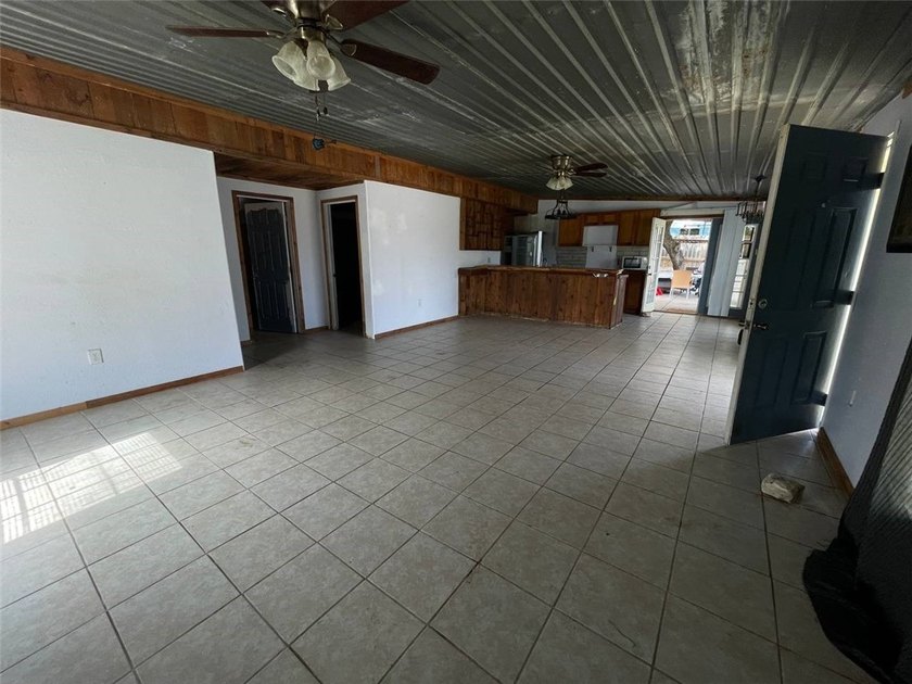 Attention investors! Rare opportunity in Rockport, TX sitting on - photo 5
