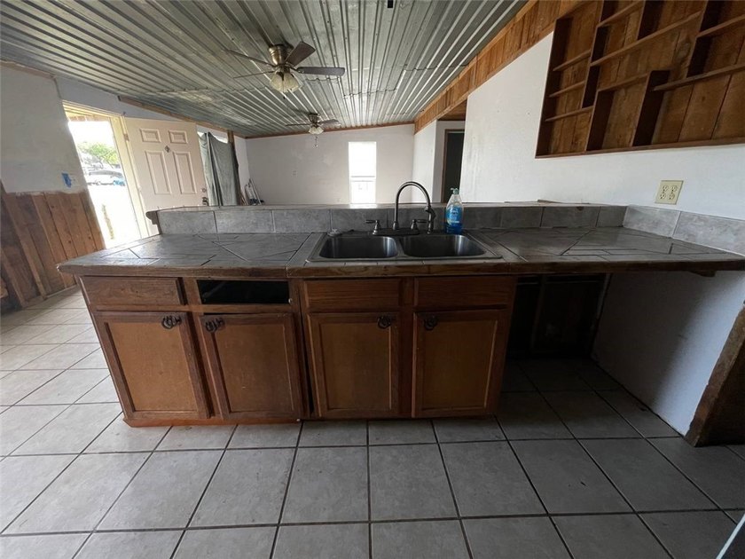 Attention investors! Rare opportunity in Rockport, TX sitting on - photo 8
