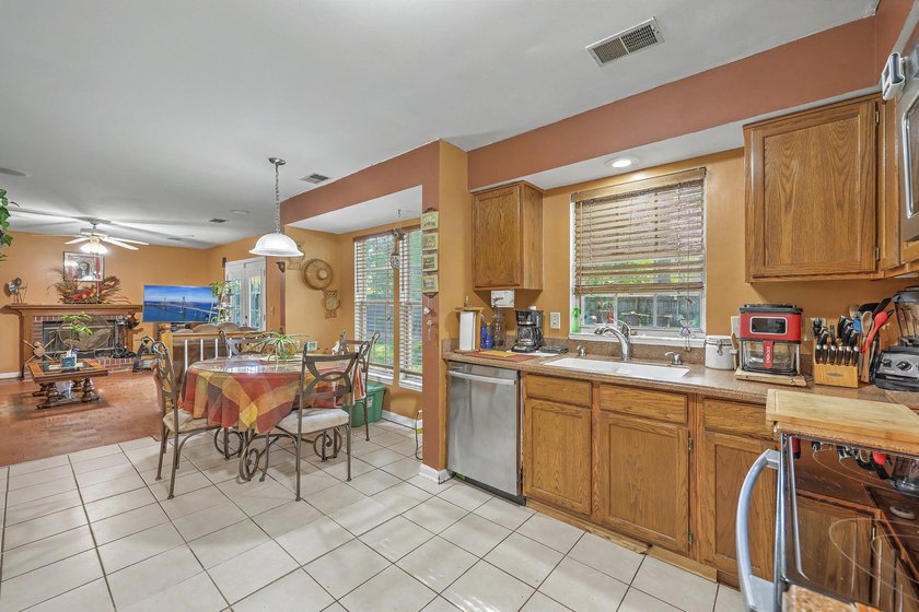 Welcome to this spacious 3-bedroom, 2.5-bath home in the - photo 14