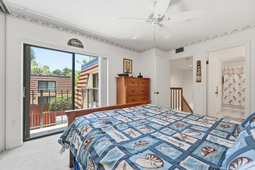 Discover this charming two-bedroom townhouse, with each bedroom - photo 15