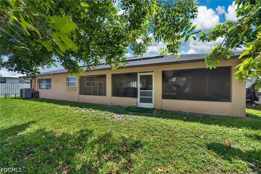 Beautifully remodeled 3-bedroom, 2-bath home offering modern - photo 31