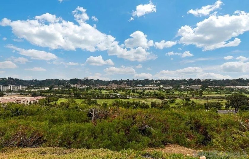 Welcome to this highly desirable, centrally located 2-bedroom - photo 31