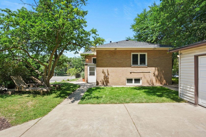 Stunning all-brick home in the heart of Madison! Just across - photo 37