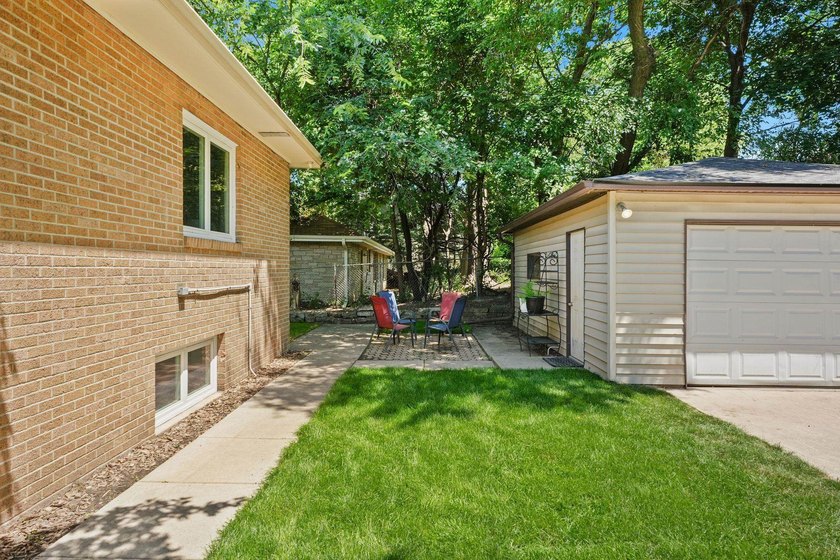 Stunning all-brick home in the heart of Madison! Just across - photo 38