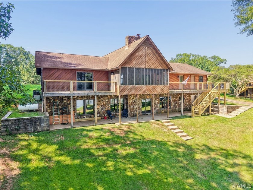 Beautifully renovated waterfront home on 1+/- acre overlooking - photo 7