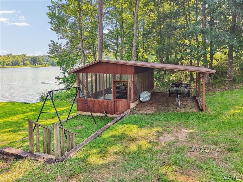 Beautifully renovated waterfront home on 1+/- acre overlooking - photo 8
