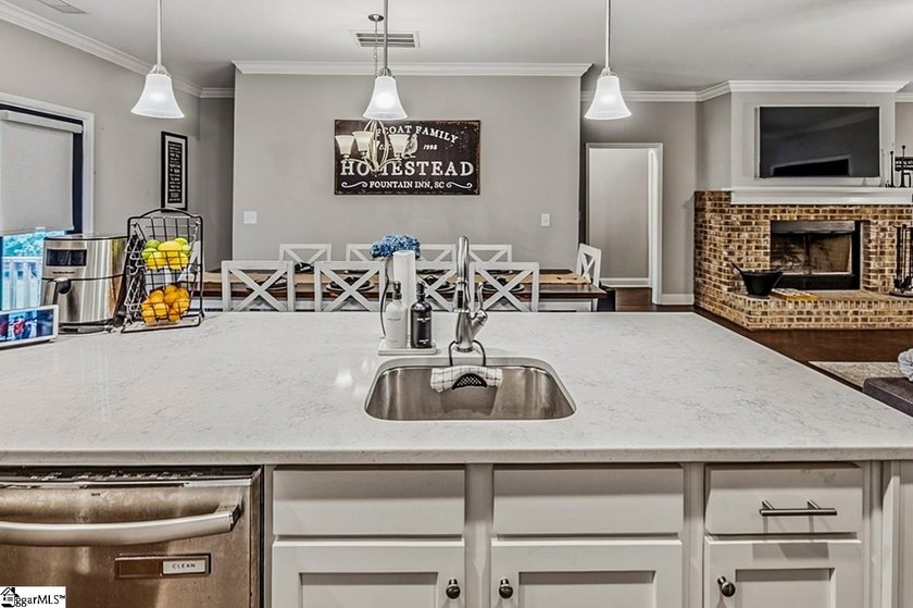Listed by Rucker and Associates Team | | | Welcome to 114 Tall - photo 18
