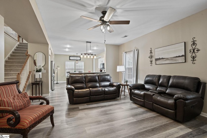 Call the official listing agent, Lisa Alexander, to arrange a - photo 11