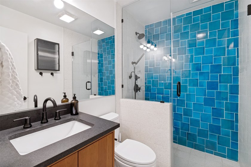 Steps from Prairie Creek, this beautifully renovated 4-bed - photo 21