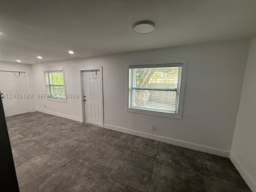 Excellent investment opportunity! property is currently income - photo 2