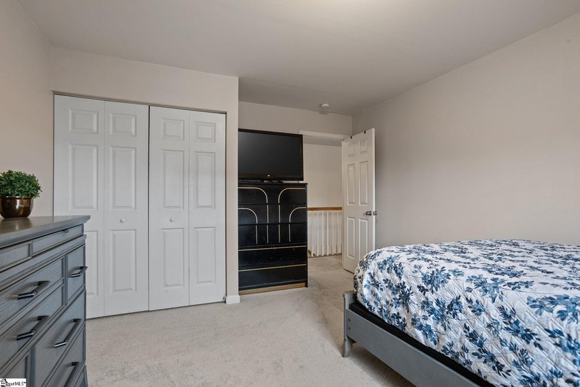 Call the official listing agent, Lisa Alexander, to arrange a - photo 30