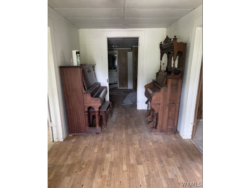 Discover this rare historical design home that needs TLC - photo 5