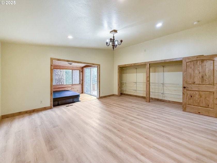 Newly remodeled and has not been lived in since, this home is - photo 19