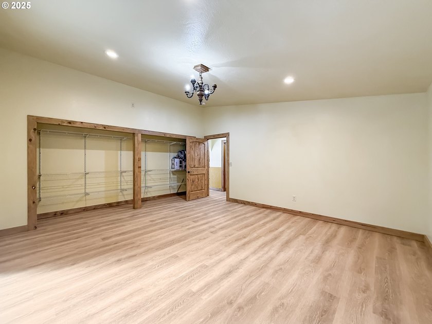 Newly remodeled and has not been lived in since, this home is - photo 20
