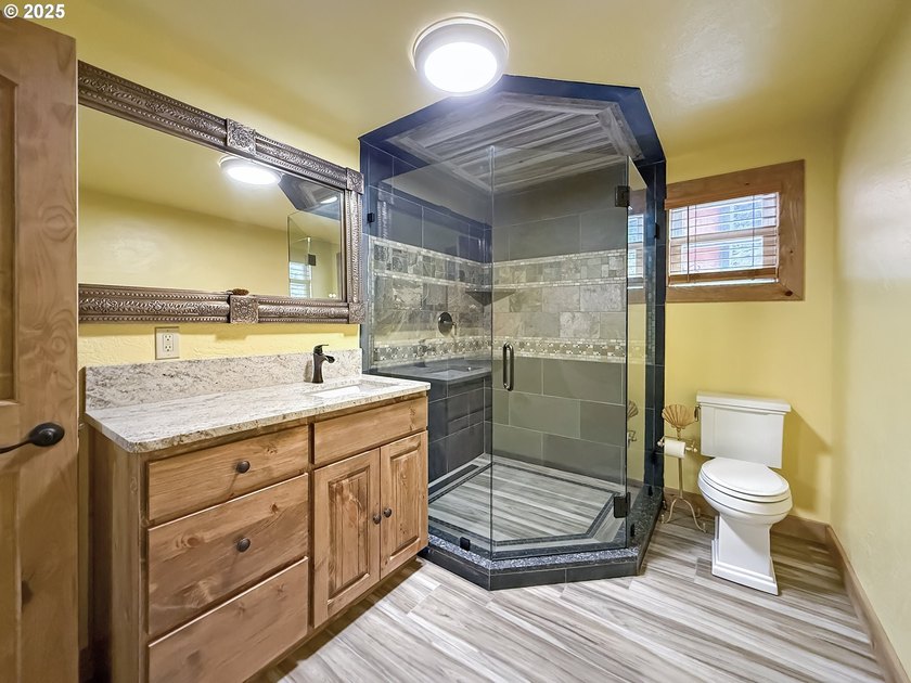 Newly remodeled and has not been lived in since, this home is - photo 22