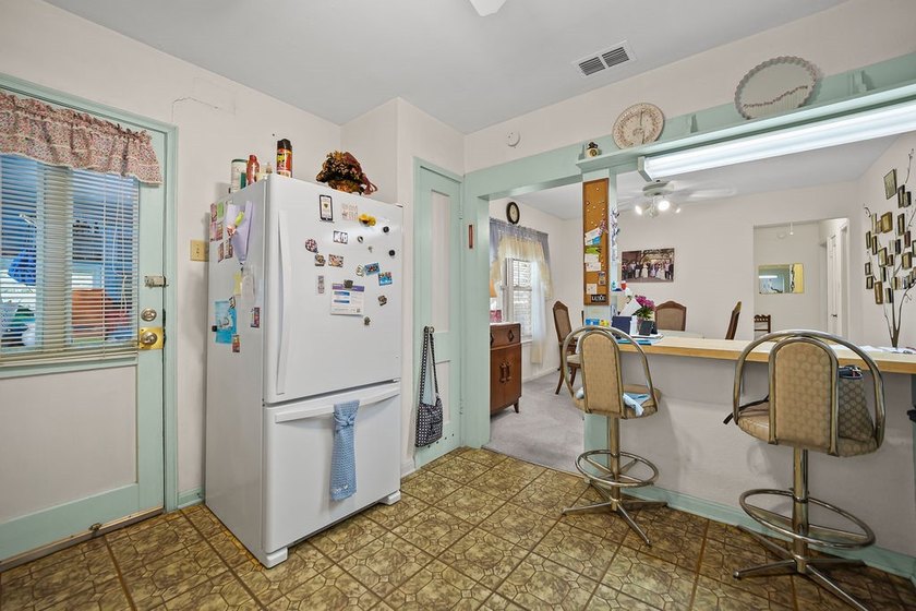 Charming home in the desirable Lindale Park neighborhood! This - photo 10