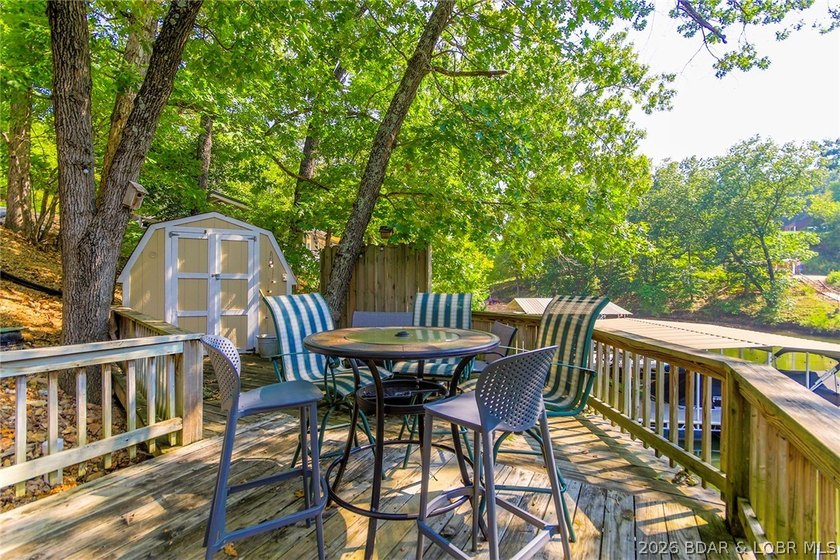 THIS IS IT! Lakefront living at its finest!! This beautifully - photo 32