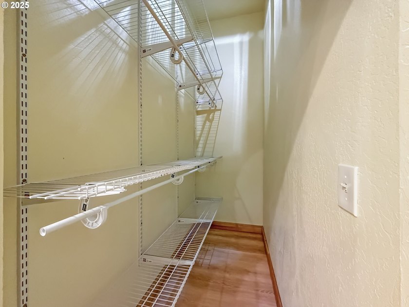 Newly remodeled and has not been lived in since, this home is - photo 34